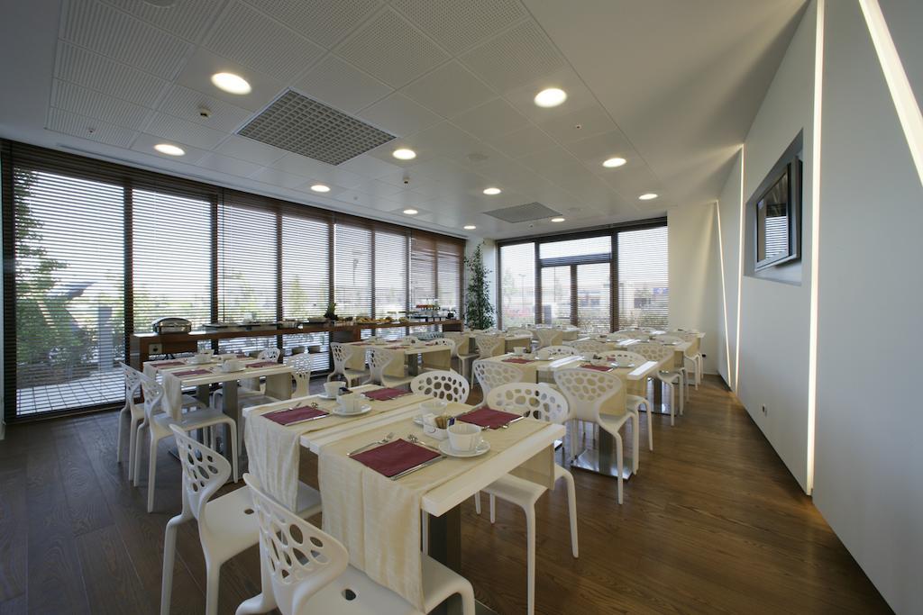 New Ipoint Hotel San Giovanni in Persiceto Exterior photo